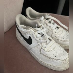 Black and white Air Force ones size 3y